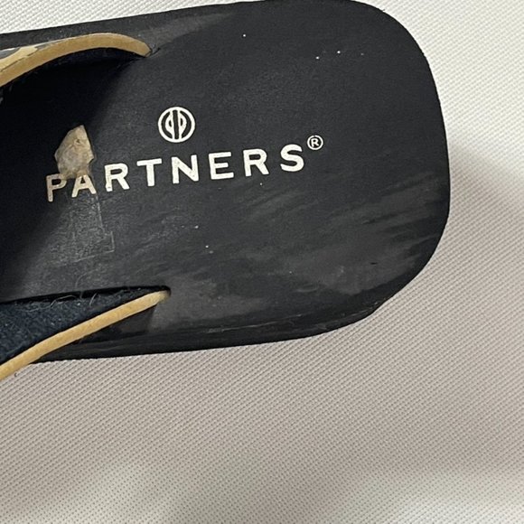 Partners Leopard Print Flip Flops No Size - Picture 2 of 7